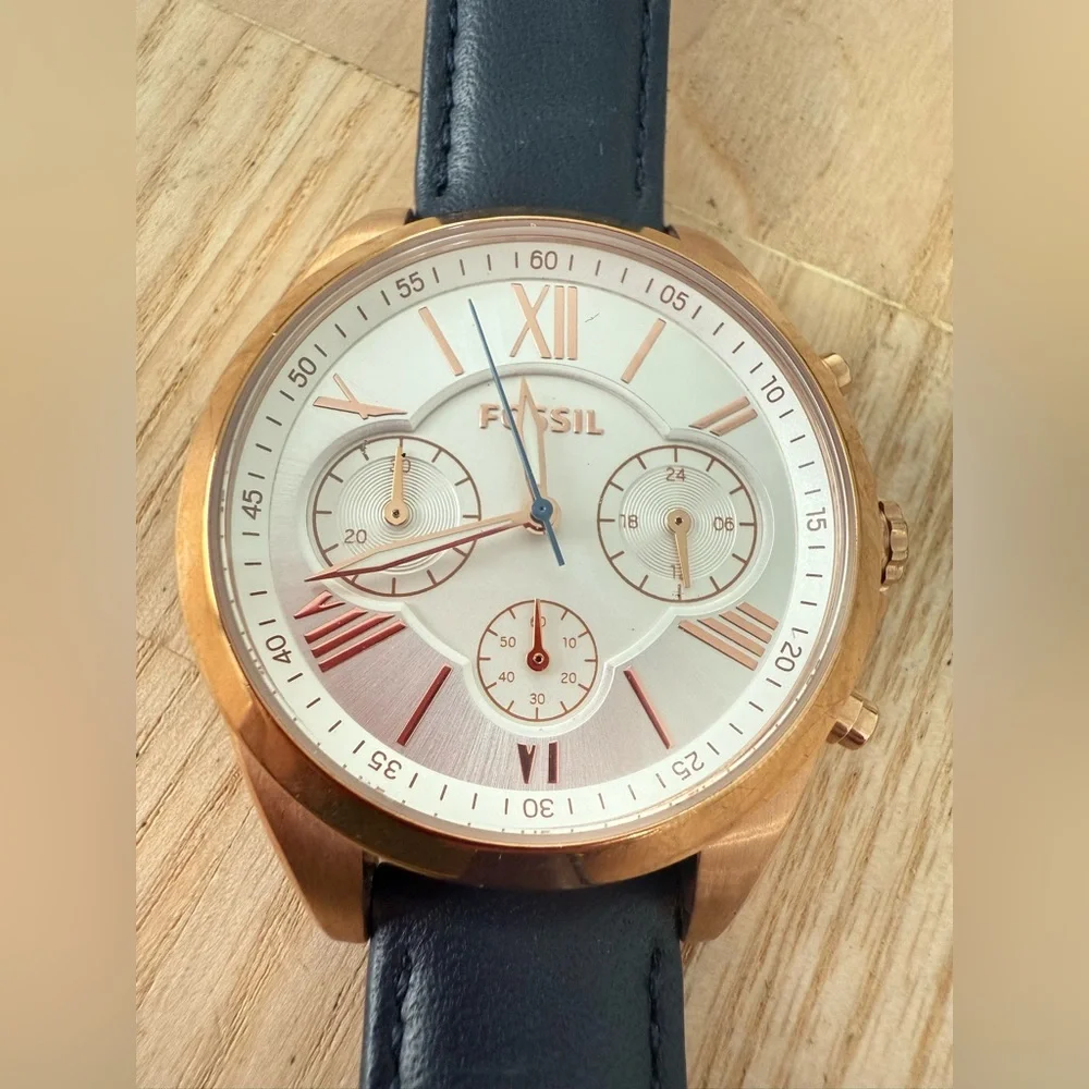 Fossil ladies rose gold tone navy blue leather dress watch NEW BATTERY